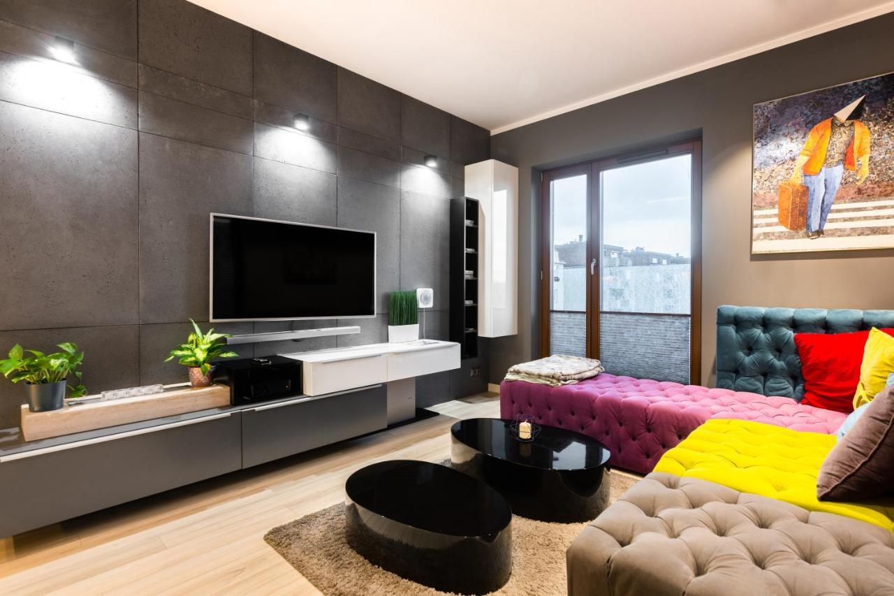 Elegant Business Accommodation With Parking - By Upstairs Krakow Dış mekan fotoğraf