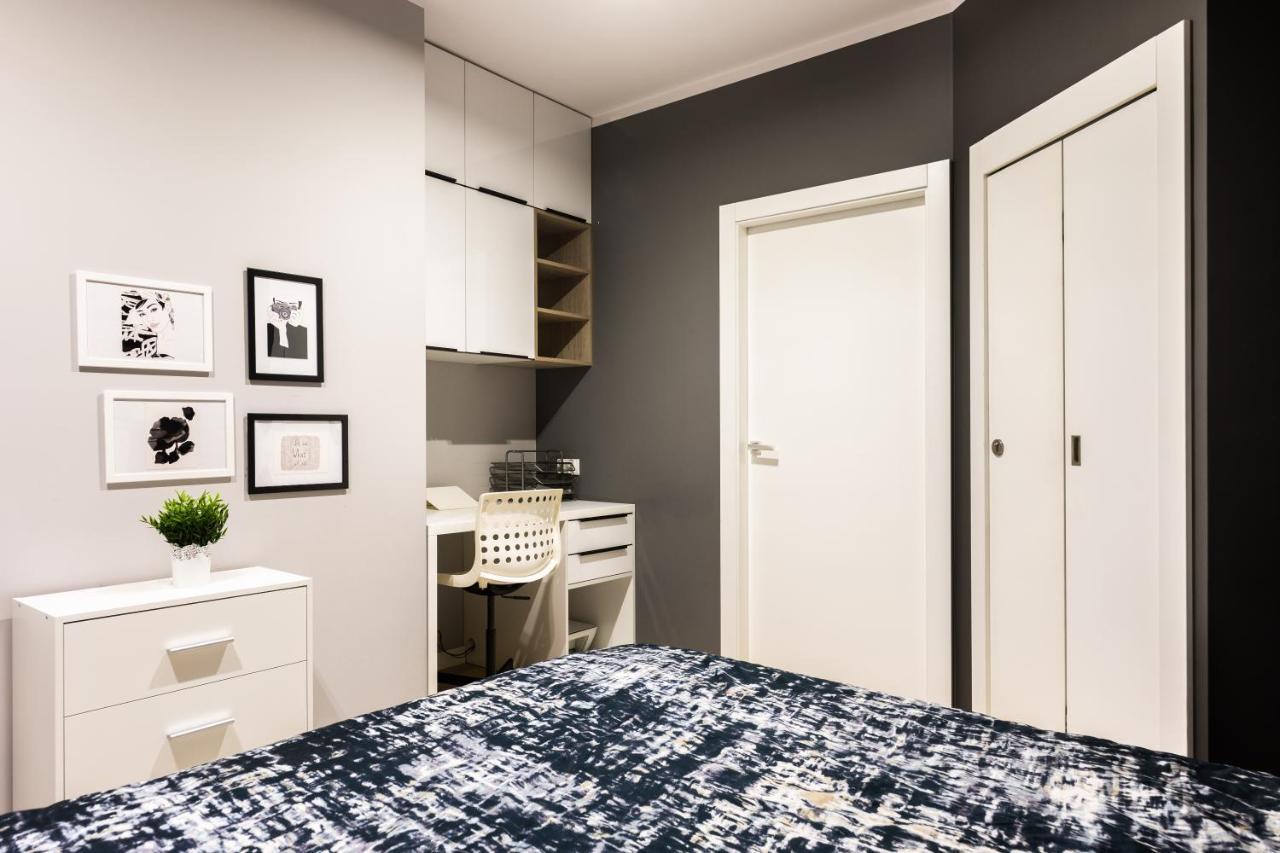 Elegant Business Accommodation With Parking - By Upstairs Krakow Dış mekan fotoğraf